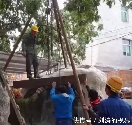 花了13.8吨玉石,只为做一个鱼缸,有钱任性!