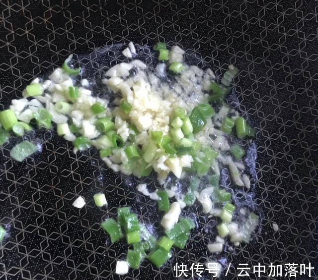 蚝油炒菜南瓜，家常小菜，低脂又健康！蚝油炒菜南瓜，家常小菜，低脂又健康！