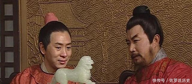 烟灰缸|农民家里一个破旧的“烟灰缸”,收藏家2包烟换走,最终拍得180万