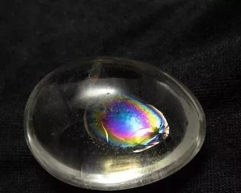 手串有包浆的美，珠宝有猫眼的光