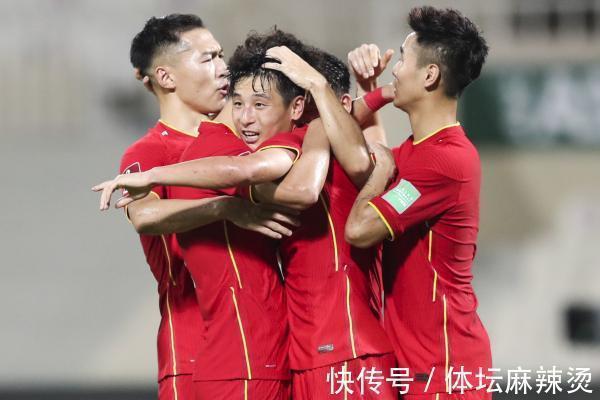 克里斯|李铁曾直言只有中国人才适合国足主帅,但外籍教练已开始带队训练