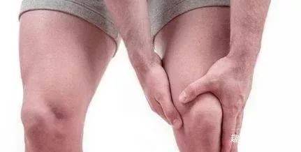 关节积液|花椒泡酒这样用，再配一妙方，膝盖疼痛不见了，积液也被吸收了