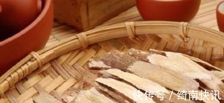 药材|常喝黄芪水百病消：加这一味效果更好，补气补血。