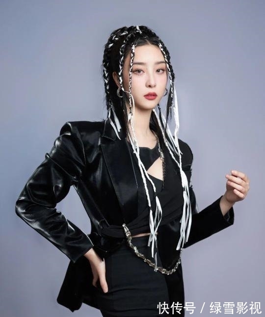 大张伟|芒果台晚会看点大赏:黄晓明深情献唱,大张伟欢乐蹦跳,杨倩比心