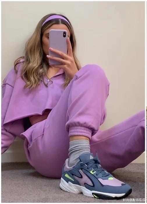 别总穿黑白灰了,今夏流行这个“紫”,时髦显白很高级