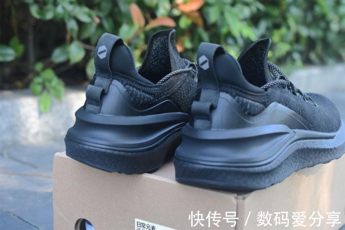 运动鞋 小米商城新品运动鞋,鞋面自带“满天星”,好穿又好看!