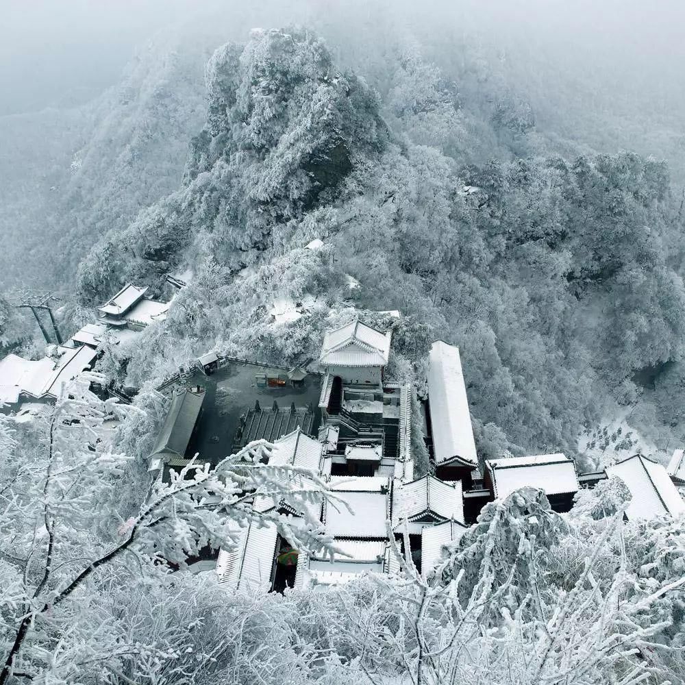 风雪|风雪武当山，仙境藏玄机！大雪封山时，道人、隐士都在干什么！