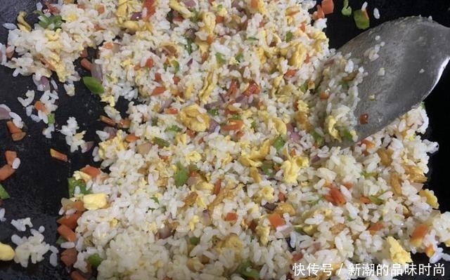 配菜|蛋炒饭先炒“鸡蛋”还是“米饭”,大厨都不对,这样做更好吃!