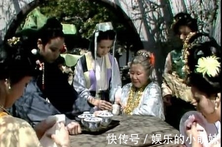 妙玉|妙玉为贾母敬茶,为何贾母对她却百般刁难?