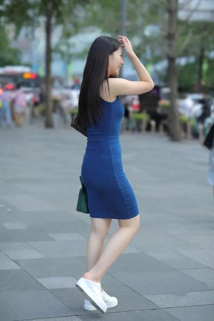 高薪|街拍:同样都是白领,妹子能拿高薪的原因就是气质和穿搭