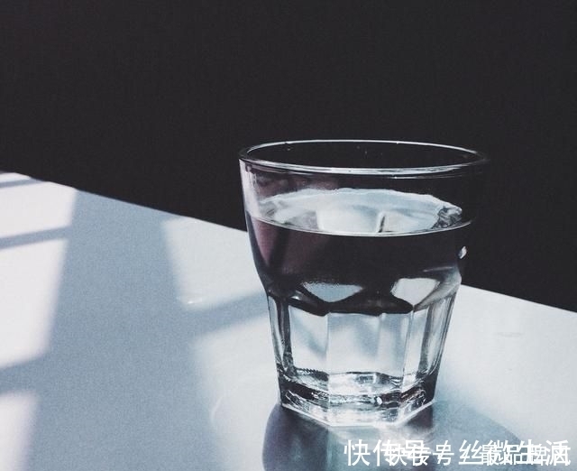 补水|女生都应该知道的10条不花钱护肤小技巧,条条都是经典!