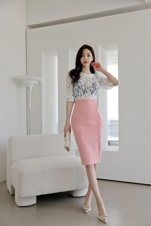 春雨|美图欣赏:孙允珠,粉黛烟花春雨月季波浪微透裙