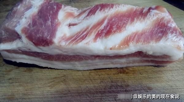  40年大厨做五花肉，一斤盐配一斤肉，出锅后全家抢着吃