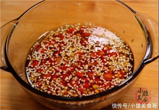 腐竹最忌直接清水泡,干货铺老板教我一招,泡的又快又软不夹生