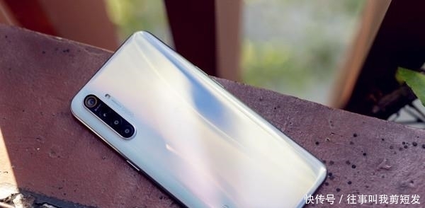 无差|业界公认近乎“无差评”，这三款千元机值得一看！