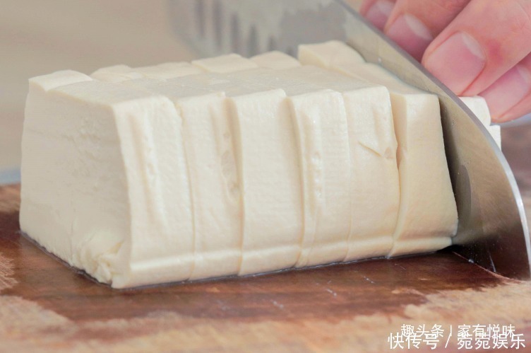 做丸子,比白菜香,比肉便宜,十分钟就出锅,上桌立马被吃光