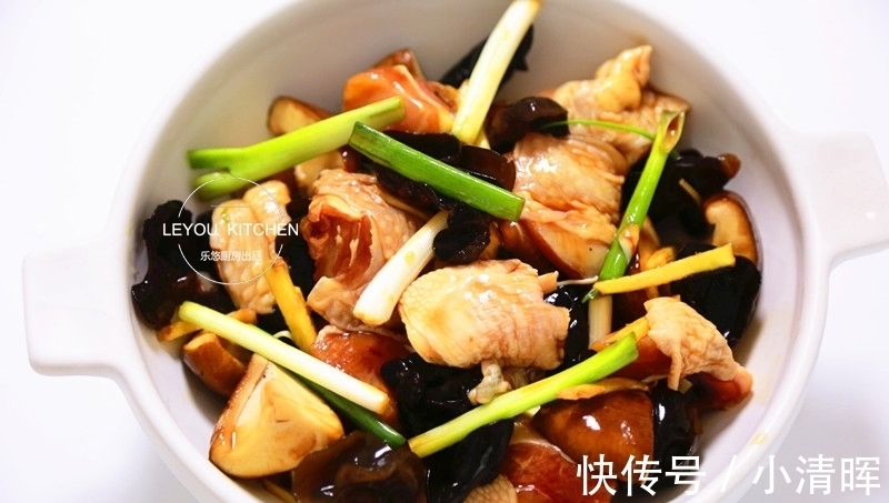 木耳|鸡肉和它们一起蒸,又鲜又嫩,不用闻油烟,简单好做,很适合夏天