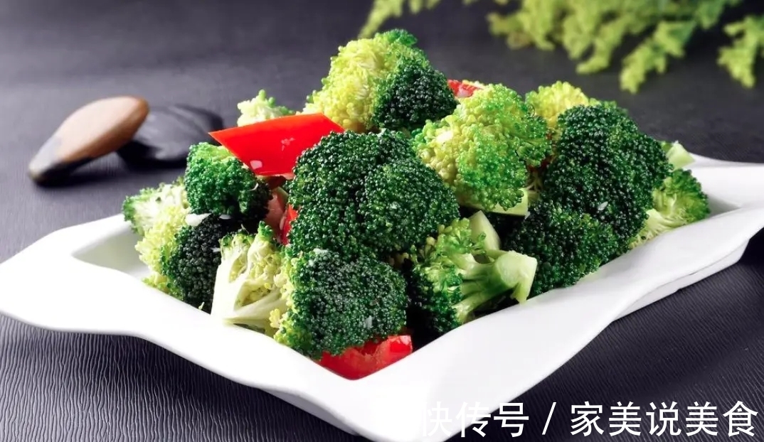 蔬菜|痛风绝不能碰4种蔬菜、3种水果，建议七种中药降尿酸