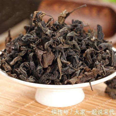 降血糖|12种茶是糖尿病的“克星”，喝水时加一点，血糖降不停