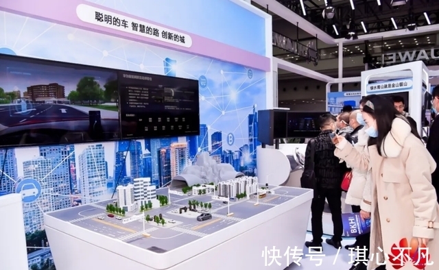 在一年一度高交会,看城市发展的“AI三部曲”