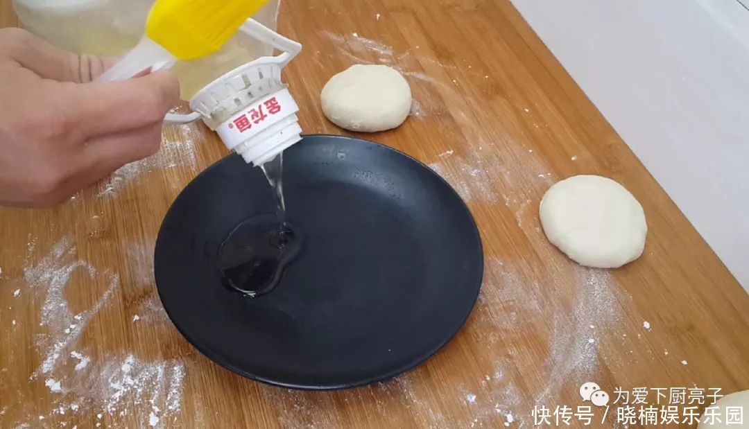 烙饼|面粉最好吃的做法,不发面不烙饼,比油条都好吃,好吃到直流口水