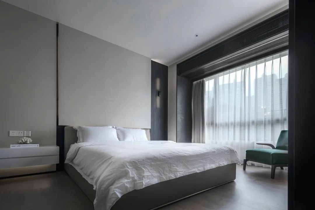 木饰面|150㎡极简黑白灰，年轻夫妇的格调之家，安静稳重有档次