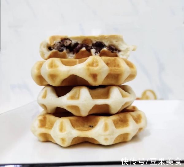 甜美又补钙的蜜豆奶酪夹心华夫饼
