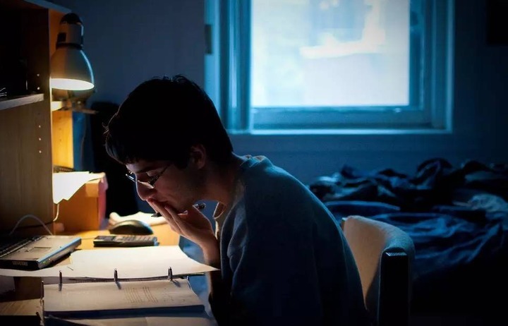知识|熬夜的危害有多大?如何及时补救?睡眠知识贴值得你收藏