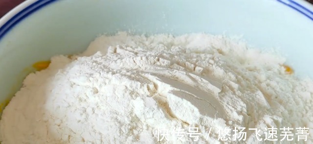 深秋了，我家红薯这样做松软香甜，无水无油两天不做馋得慌！