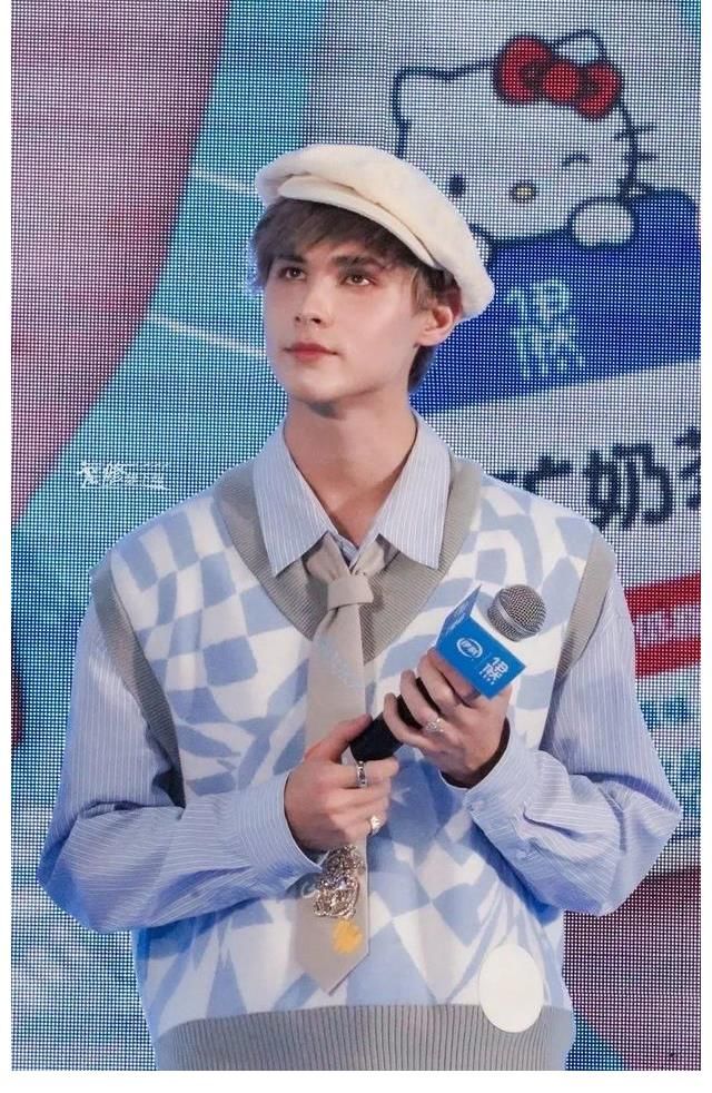 loc|又乖又拽的复古英伦范！王一博同款报童帽，不来了解一下吗？