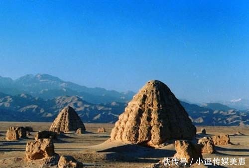  早就|考古专家探寻西夏王陵，盗墓贼早就掏空，留下一物，成稀世珍宝