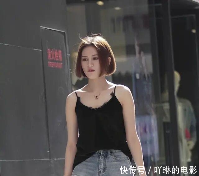 “筷子腿”过时了只是你一厢情愿,这样穿同样备受直男青睐!