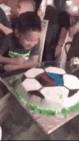 |搞笑GIF趣图:女朋友太爱玩,好想装作不认识她!