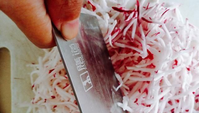 萝卜丸子这么做更好吃,加多这两样,让你的丸子更香酥美味