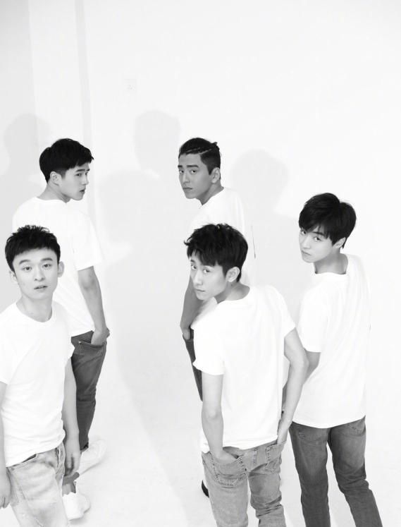 刘昊然|王俊凯刘昊然董子健新综艺官宣,与TFBOYS七周年主题巧合,缘分