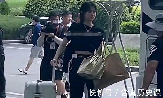 路透|龚俊姚安娜录《中餐厅》被偷拍,这是眉来眼去?