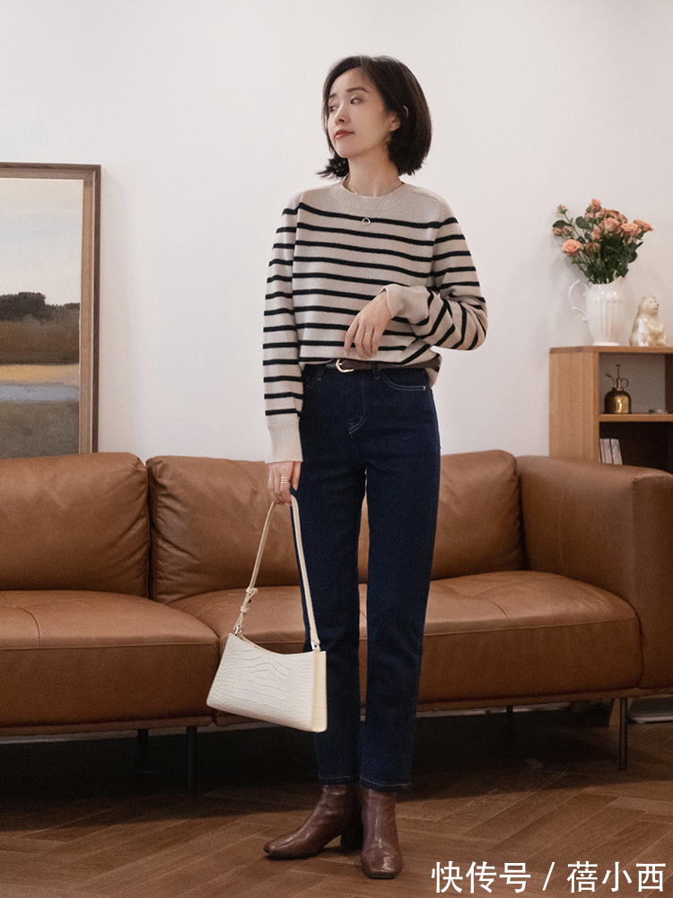 大长腿 阔腿裤已经out了,今年流行“牛仔裤”,搭配针织衫、外套真洋气