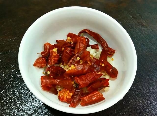 爽口|这才是莴笋最好吃的做法,脆嫩爽口,开胃下饭,赛过大鱼大肉