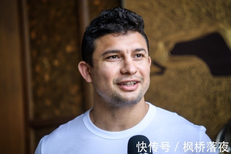 艾克森|13场轰11球!32岁国足锋霸透露重返巅峰秘诀,老球员都可参考!