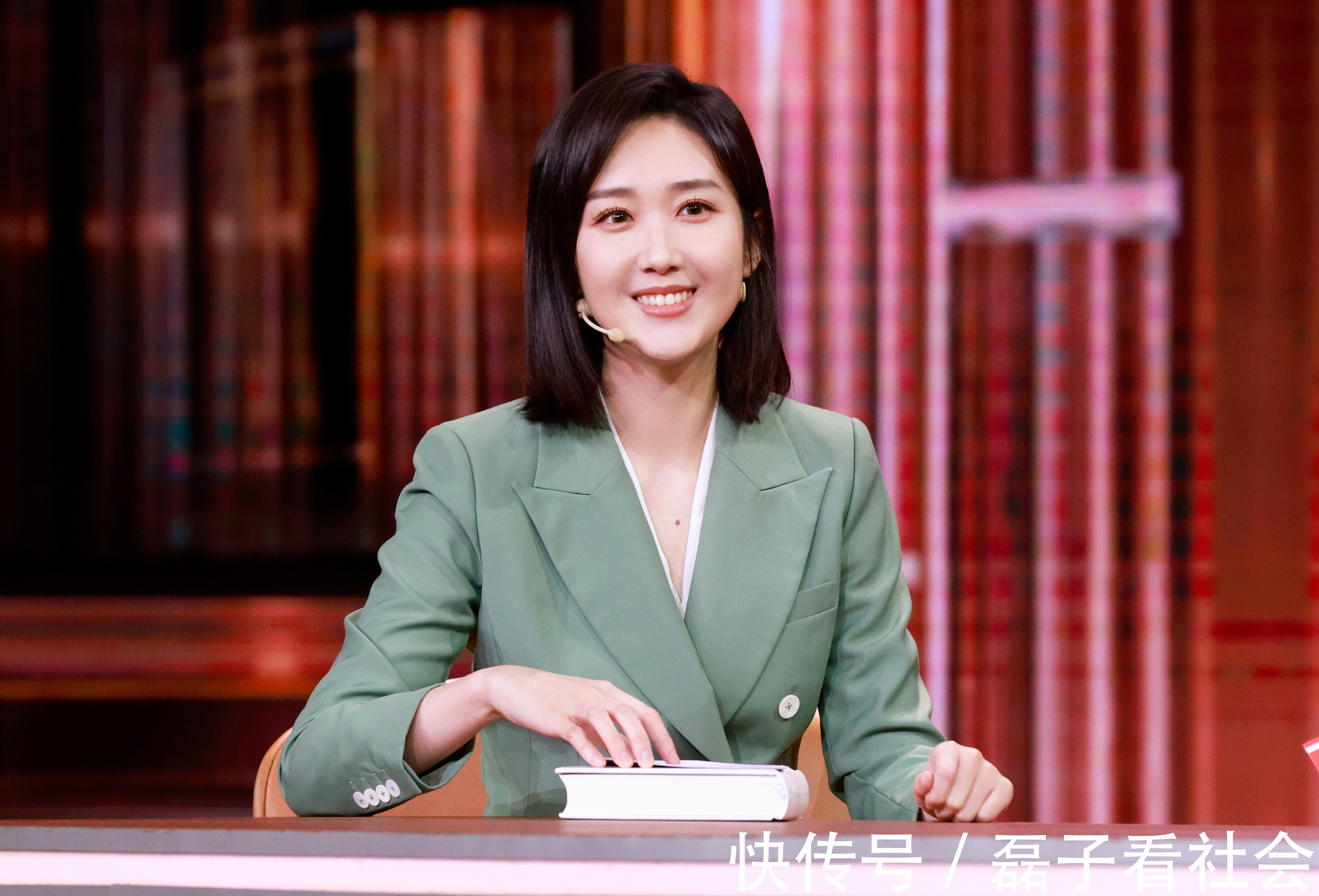 央视主持阵容尝试“老带新”,王嘉宁绑定撒贝宁,5档节目都有她