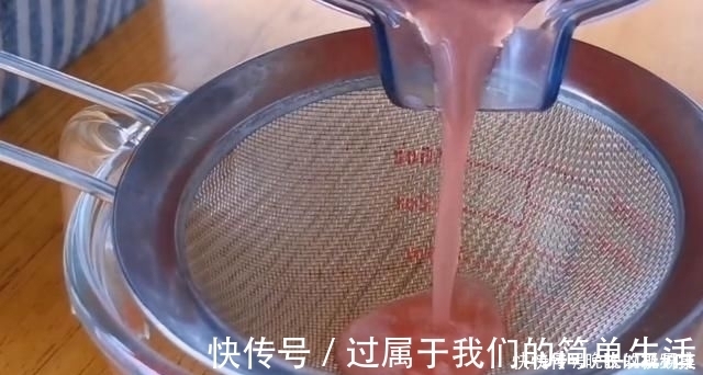 吃肉|面粉别蒸馒头了,加2个西红柿,不用蒸不用烙,出锅比吃肉还香