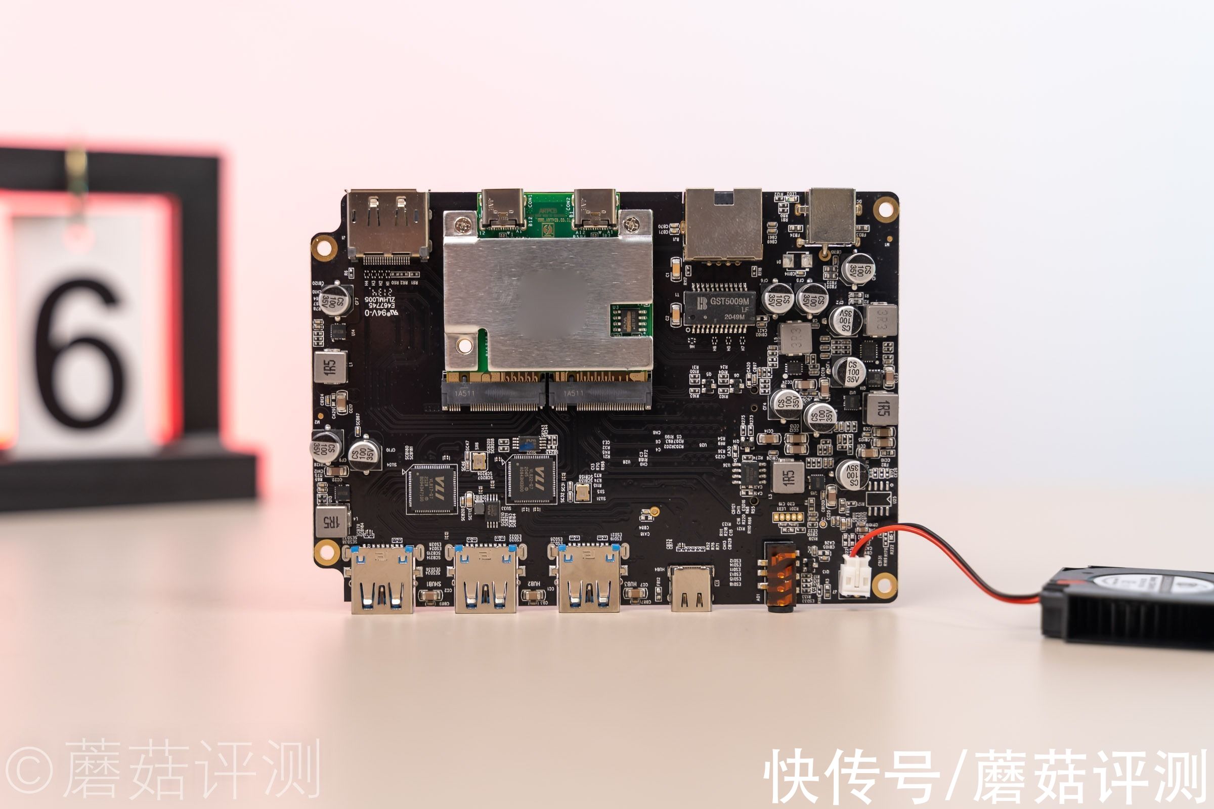 nvme|功能异常强大，满足更多专业需求、奥睿科雷电3硬盘盒拓展坞 拆解