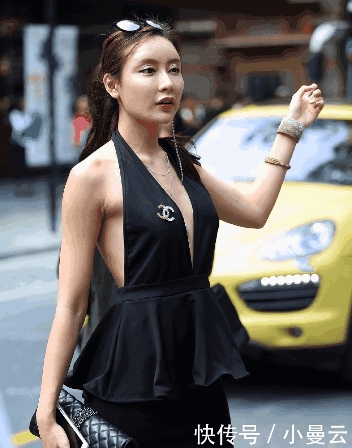 有钱人穿的时髦真是与众不同,小姐姐一身欧美范真敢穿