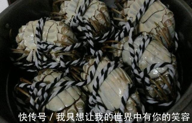 大闸蟹|蒸“大闸蟹”用冷水还是开水上锅,很多人用错了水,难怪蟹膏少