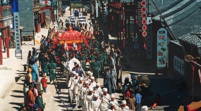 贾蓉#尤氏偷听的后果有多严重?害死了秦可卿,把自己的后路也给作没了