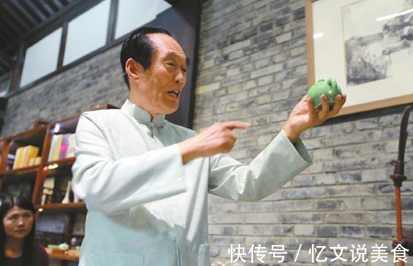 阎崇年$87岁百家讲坛名师“翻车”,曾当众被打讲坛名师今褒贬不一