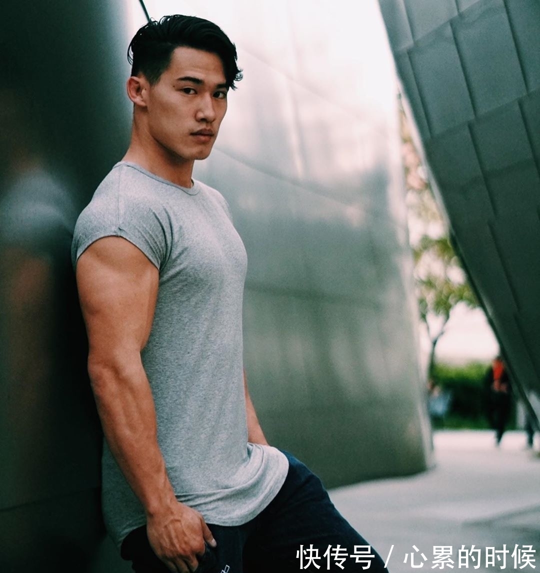 人鱼|筋肉型男的蜕变:性感的人鱼线和刀刻般的腹肌,让他魅力倍增!