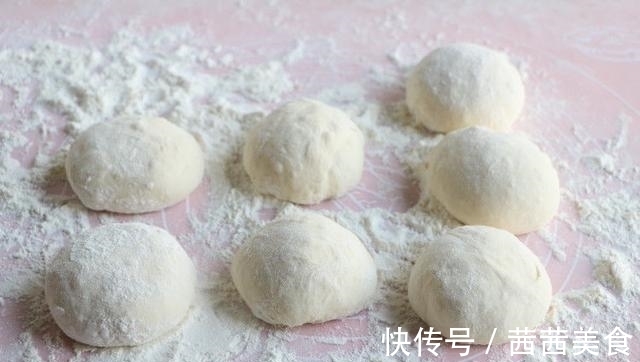 红糖饼|懒人早餐面食,连面都不用揉不用发,5分钟搞定可多赖床