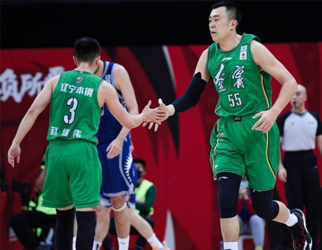 山西男篮|CBA乱了：黑马拳打榜一脚踢卫冕，冠军教头率队恐卡位，旧贵翻身