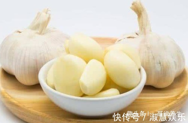 维生素e|女性不想老太快,经常吃3种食物,淡斑去皱,防止皮肤衰老!